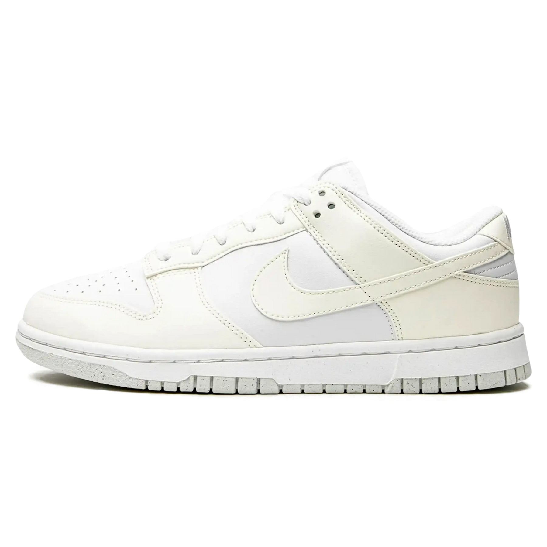 Tênis Nike Dunk Low Feminino "Move to Zero Sail" Branco - DD1873-101
