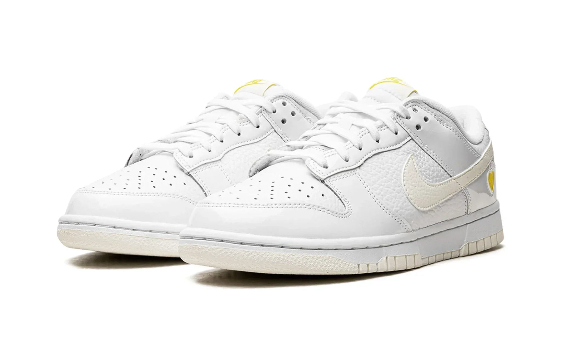Tênis Nike Dunk Low Feminino "Yellow Heart" Branco - FD0803-100