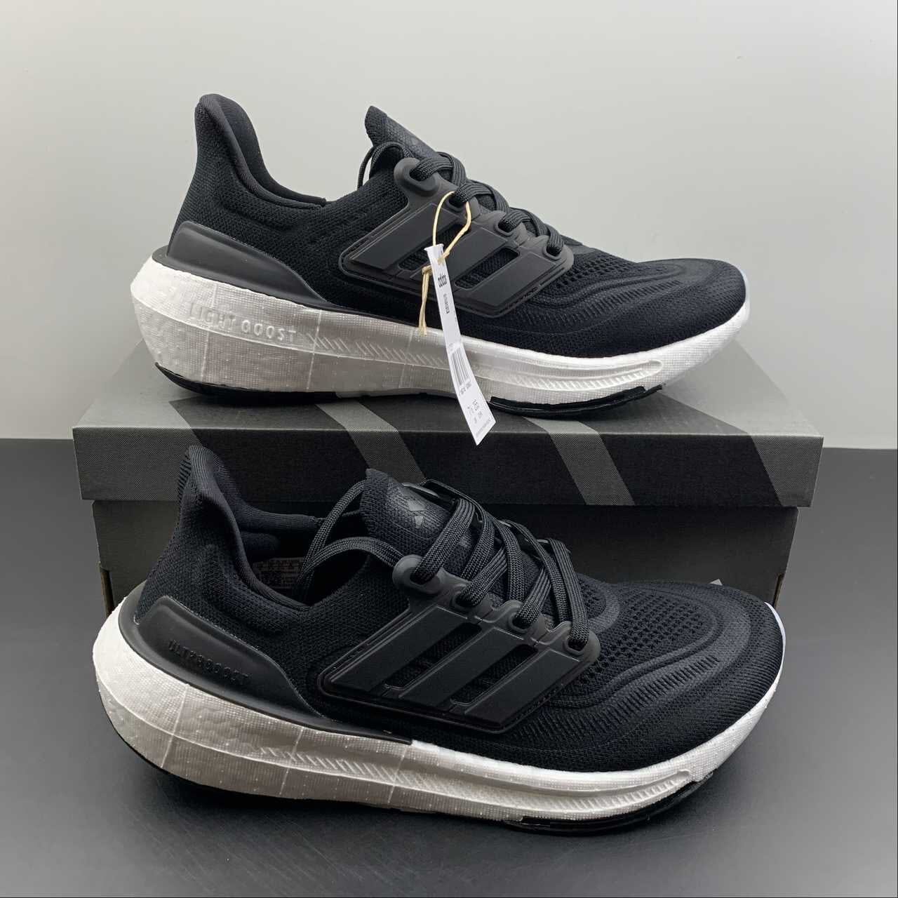 Tênis Adidas UltraBoost Light 23 'Black White' - GY9351 Adidas Ultraboost Light 23 Bernholz