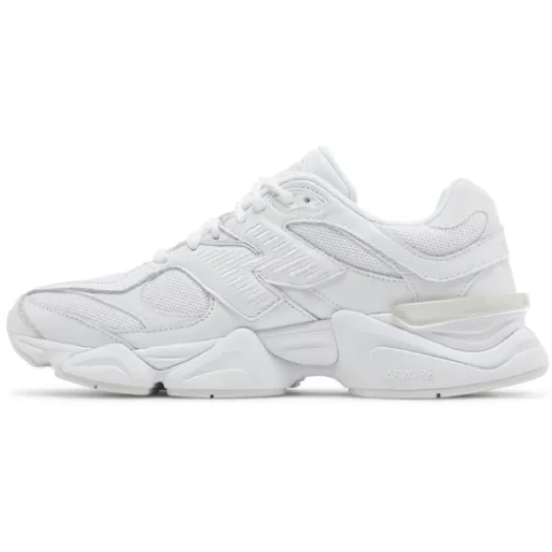 Tênis New Balance 9060 Triple White