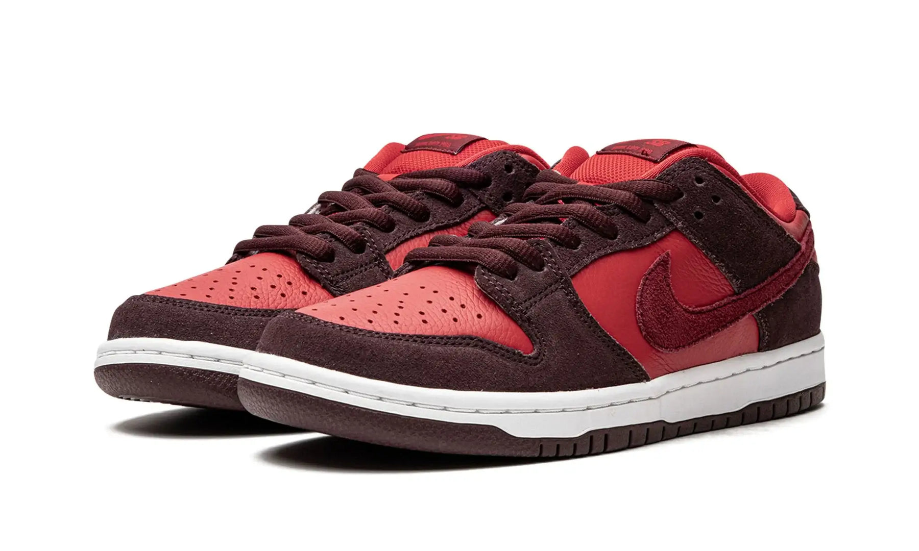 Tênis Nike Dunk Low SB Masculino "Cherry" Vermelho - DM0807-600