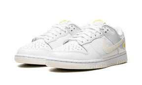 Tênis Nike Dunk Low Feminino "Yellow Heart" Branco - FD0803-100