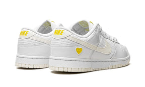 Tênis Nike Dunk Low Feminino "Yellow Heart" Branco - FD0803-100