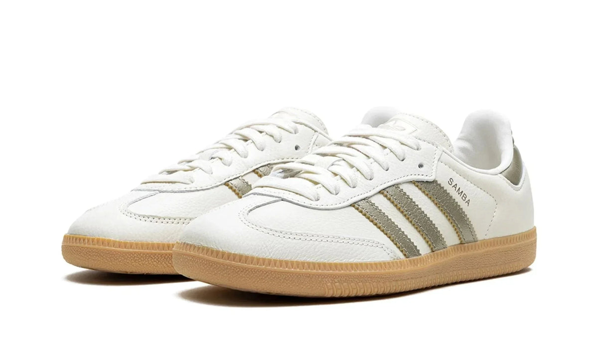 Tênis Adidas Samba OG Feminino "Cyber Mettalic" Branco - IG1964 Adidas Samba Bernholz 