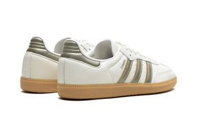 Tênis Adidas Samba OG Feminino "Cyber Mettalic" Branco - IG1964 Adidas Samba Bernholz 