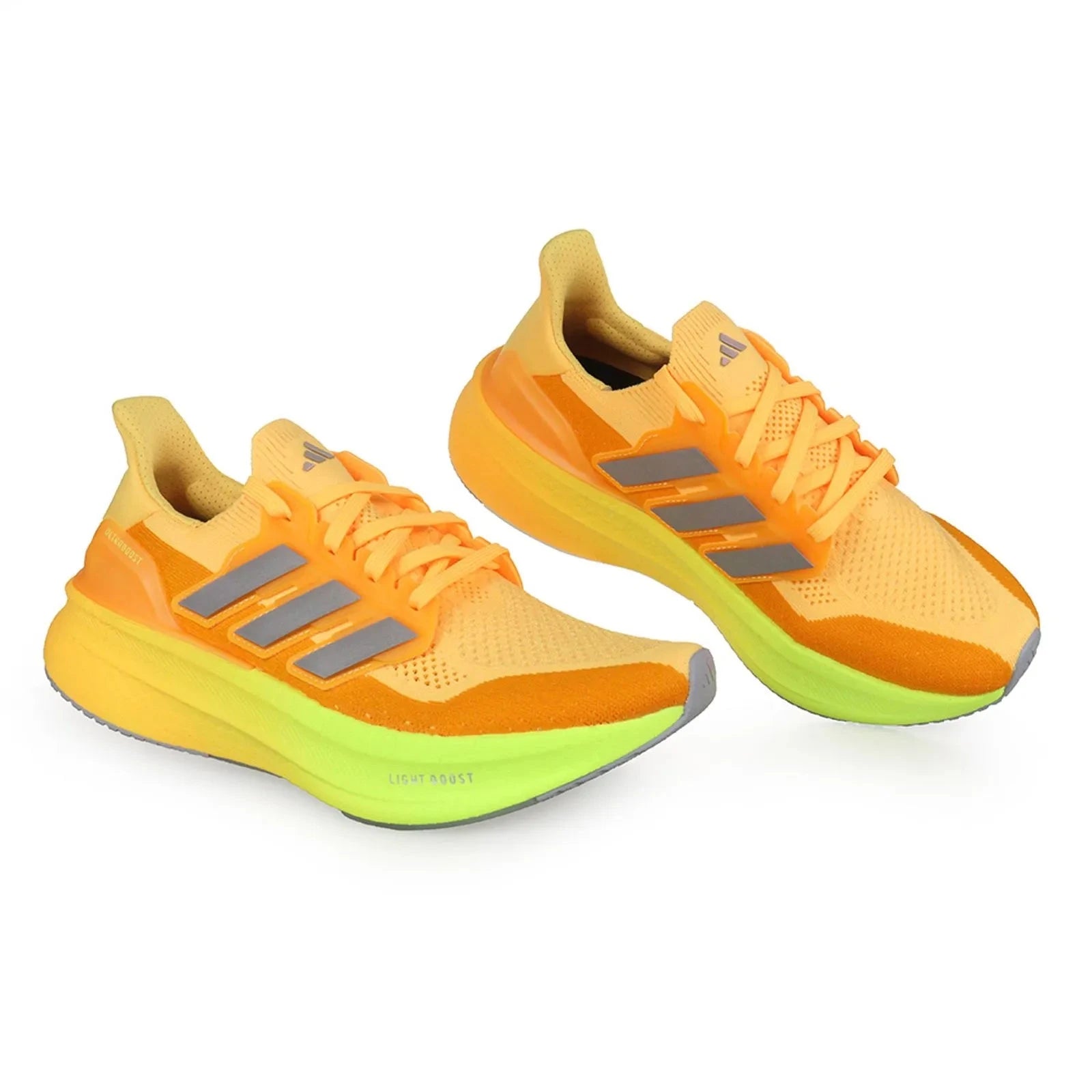 Tênis Adidas UltraBoost 5 'Spark Halo Silver' - ID8811 Adidas Ultraboost 5 Bernholz 