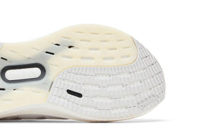 Tênis Adidas UltraBoost 5 'Triple White' - ID8813 Adidas Ultraboost 5 Bernholz 