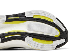 Tênis Adidas UltraBoost Light 23 'Core Black' - HQ6339 Adidas Ultraboost Light 23 Bernholz 