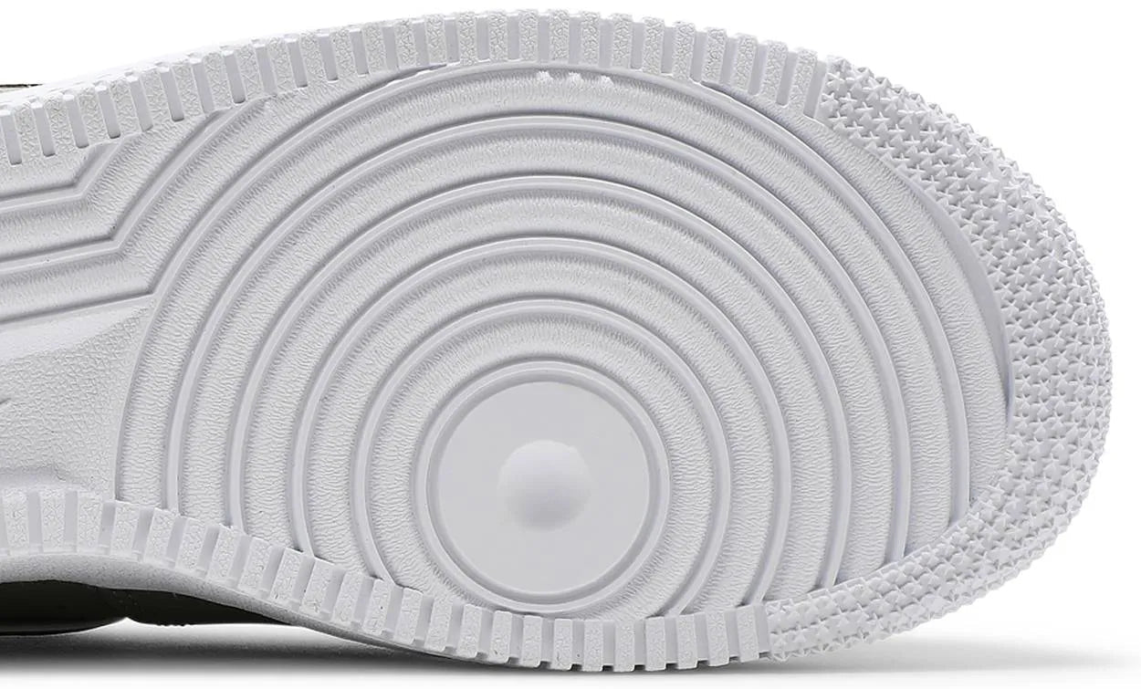 Tênis Nike Air Force 1 '07 LV8 Metallic Swoosh Pack - Oil Green - DA8481-300